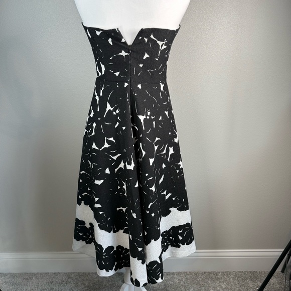 White House‎ Black Market Strapless Floral Print Dress Women's Size 2 - Picture 3 of 10